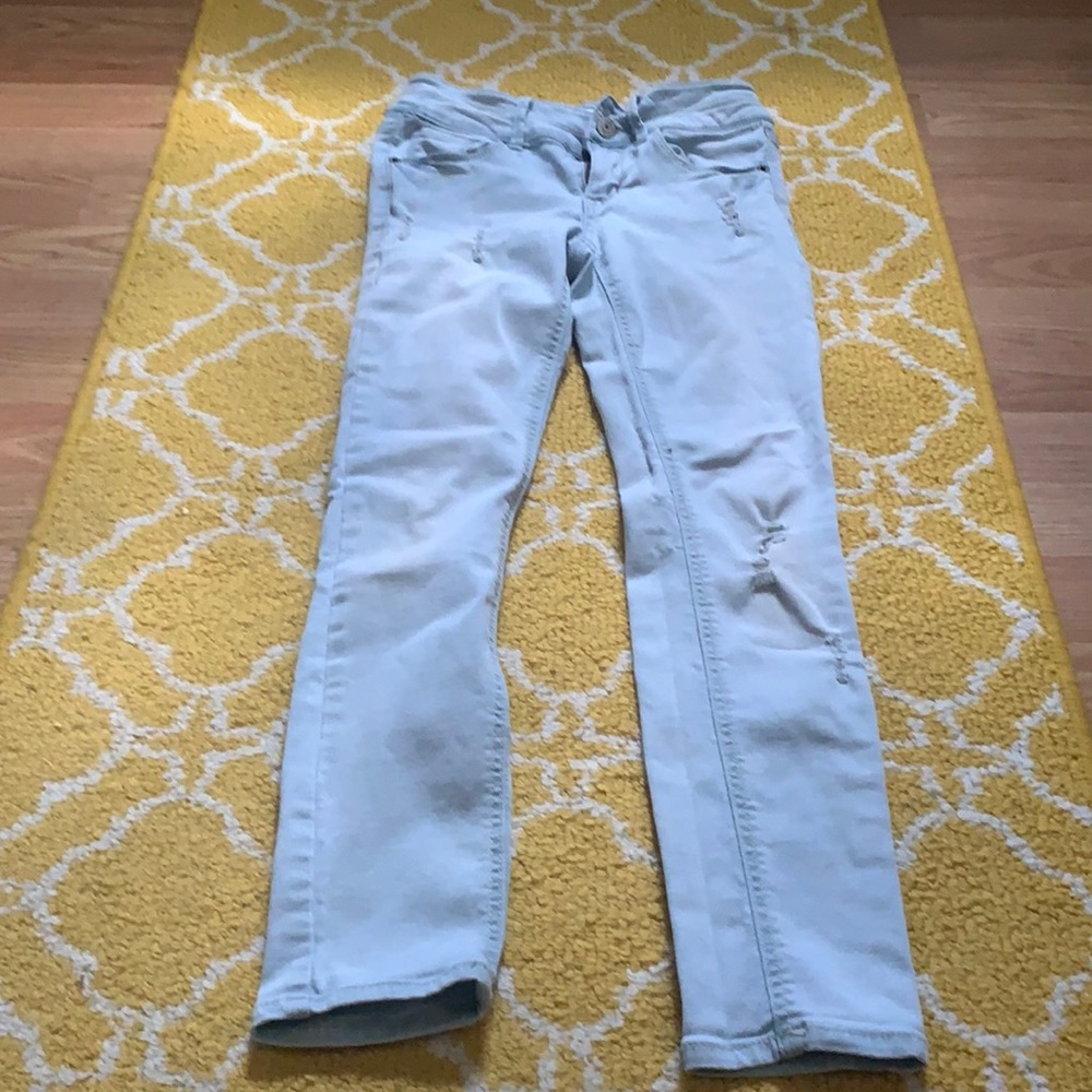 Mudd distressed skinny jeans